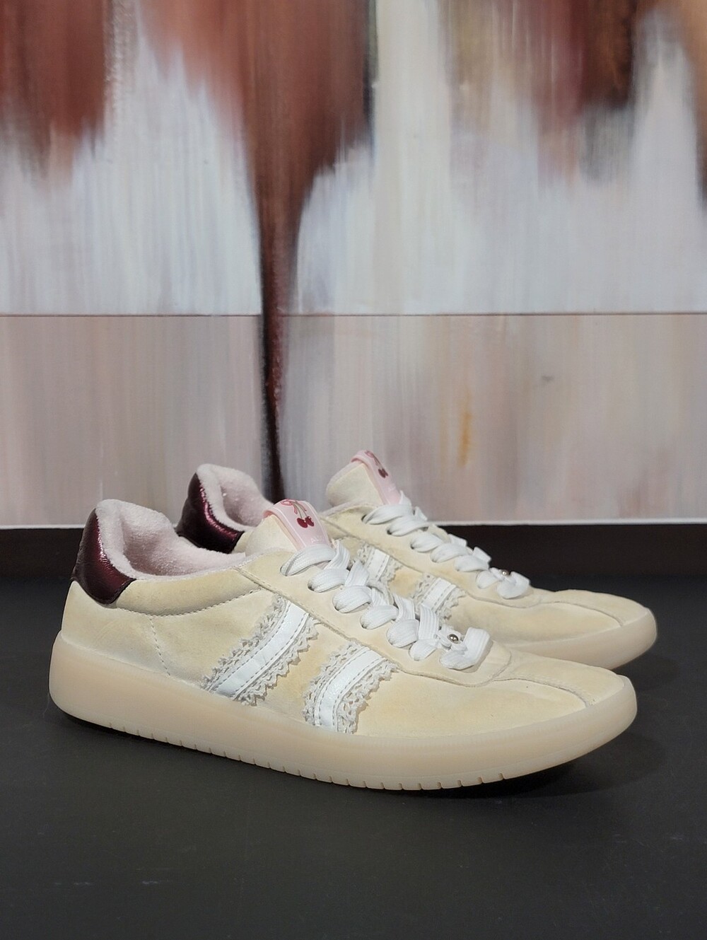 ALDO Sweetthing Women's Lace-Up Low-Top Size 9 Sneakers Suede Cream/Bone